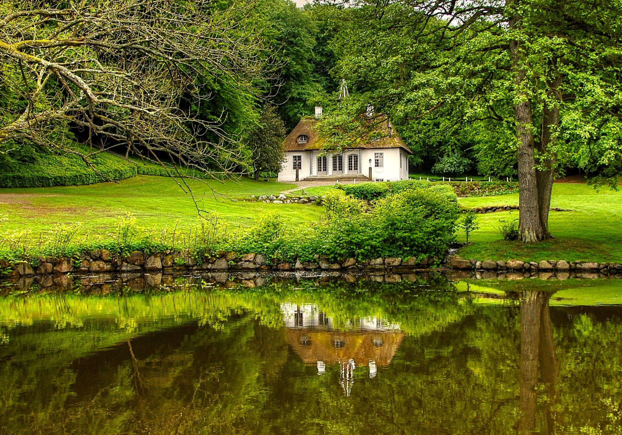 architecture-building-countryside-531234