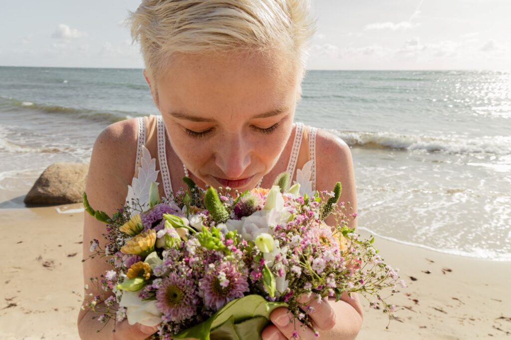 Makeup artists show all your best sides on your wedding day in summer on Bornholm