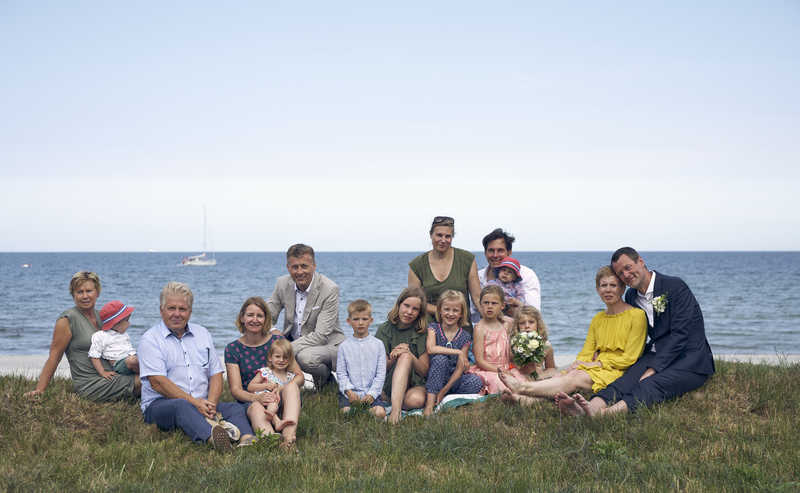 Marrying on the beach is a great tip for a sustainable wedding