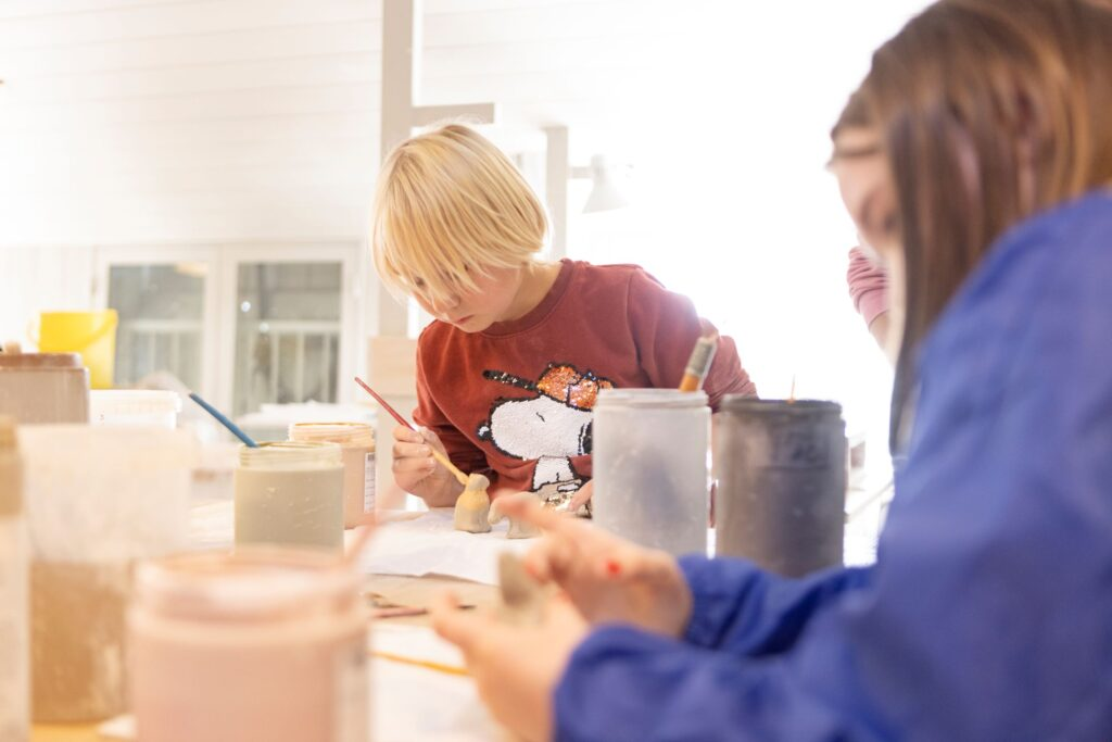 Bornholm kann den Künstler in Ihren jungen Hochzeitsgästen herausbringen.