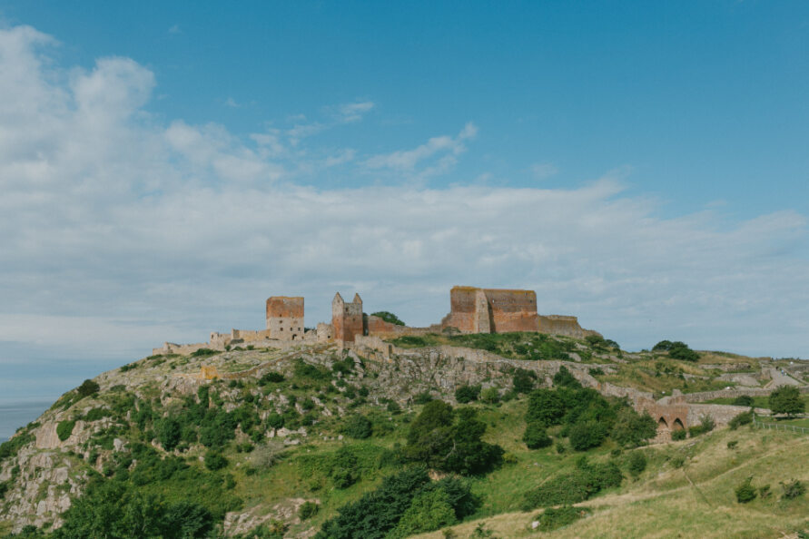 Die Festung Hammerhus als Ort für die Erneuerung von Eheversprechen in Dänemark.