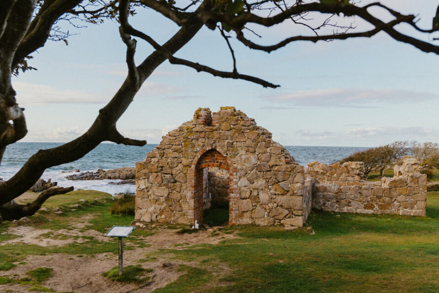 Ein Ort für die Erneuerung des Eheversprechens in Salomons Kapelle auf Bornholm.