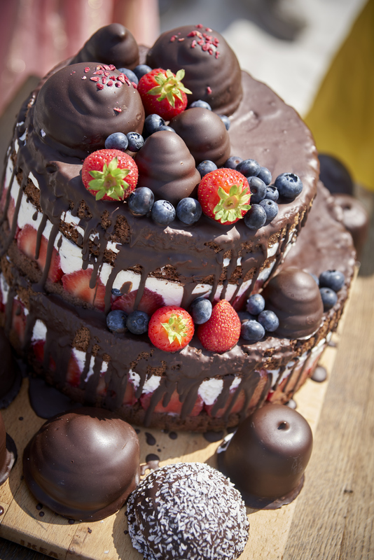 Custom-made indulgent wedding cake on a wedding in Denmark.