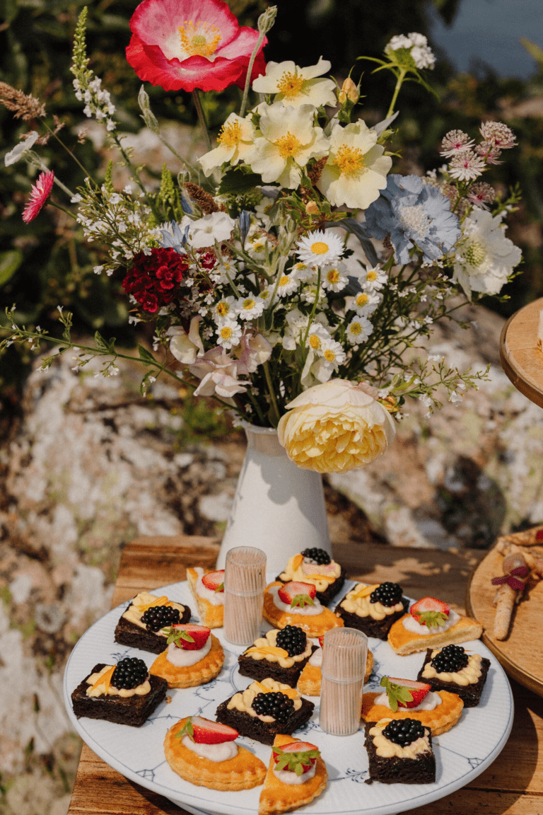 Alternative wedding cake pieces during a wedding on Bornholm.